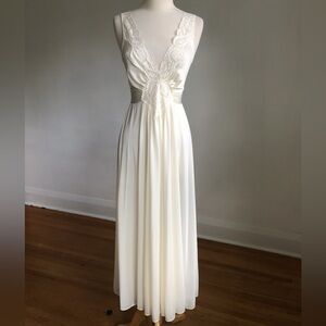 70’s Vintage | Olga | Ivory Lace Maxi Slip Dress | Nightgown | Lingerie | M |
